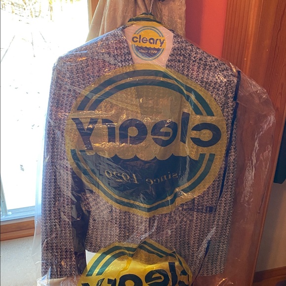 St. John Navy and White Patterned Blazer Like New! - Picture 14 of 14